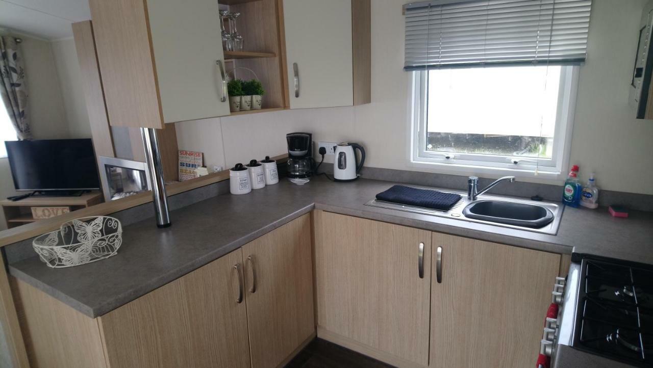 Bude Caravan Caromax - Families And Couples Only Екстериор снимка