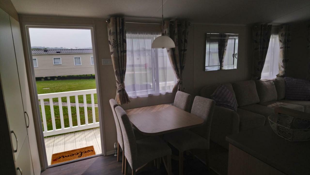 Bude Caravan Caromax - Families And Couples Only Екстериор снимка