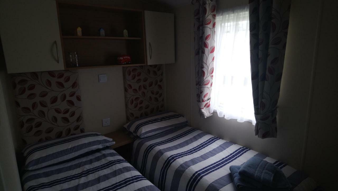 Bude Caravan Caromax - Families And Couples Only Екстериор снимка